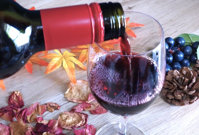 枚方発！お酒と共に輝くブランド品を、高価買取でお得に手放そう